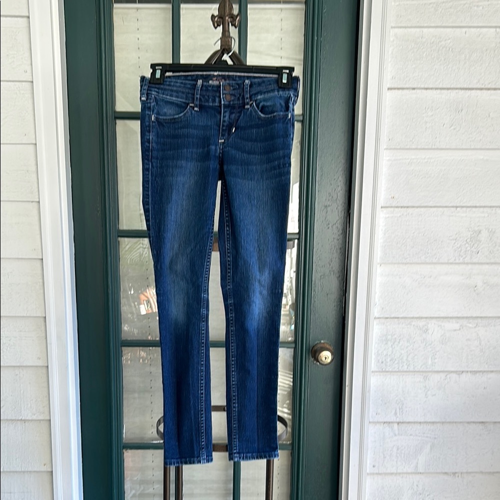Hollister Blue Skinny Jeans with Classic Denim Detailing